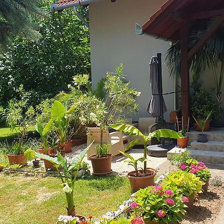 Feher Rozsa Apartman Cserszegtomaj Buitenkant foto