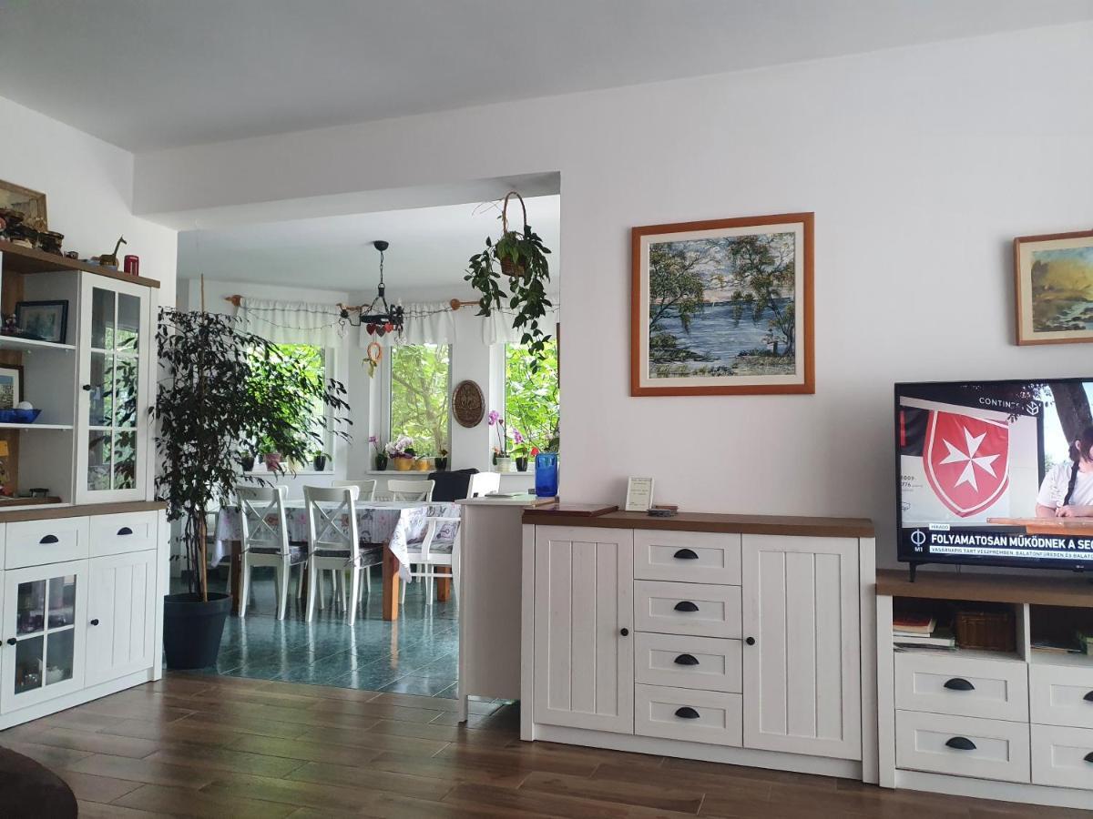Feher Rozsa Apartman Cserszegtomaj Buitenkant foto