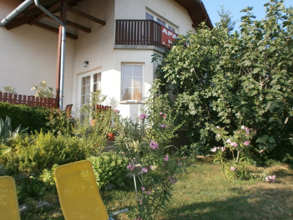 Feher Rozsa Apartman Cserszegtomaj Buitenkant foto
