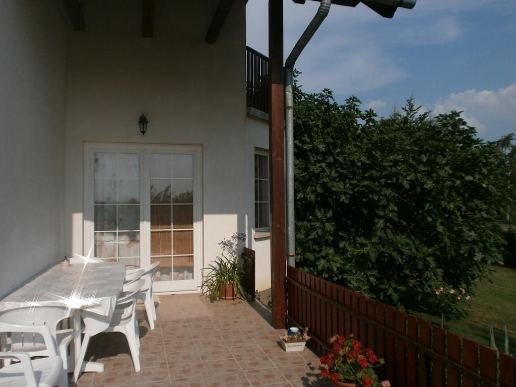 Feher Rozsa Apartman Cserszegtomaj Kamer foto