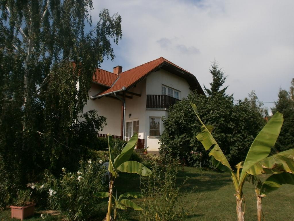 Feher Rozsa Apartman Cserszegtomaj Buitenkant foto